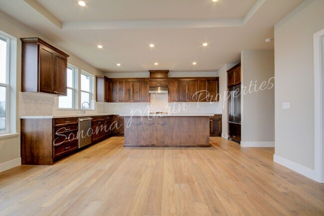Building Photo - Gorgeous 4 Bed/3Bath House Available in De...