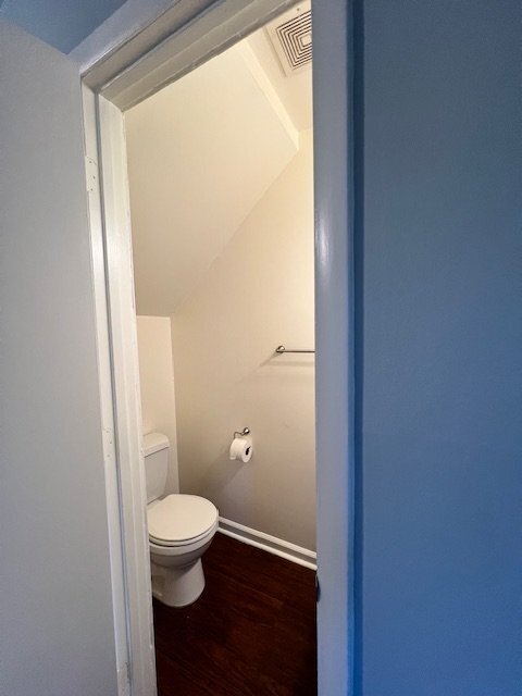 Building Photo - 503 E 6th St