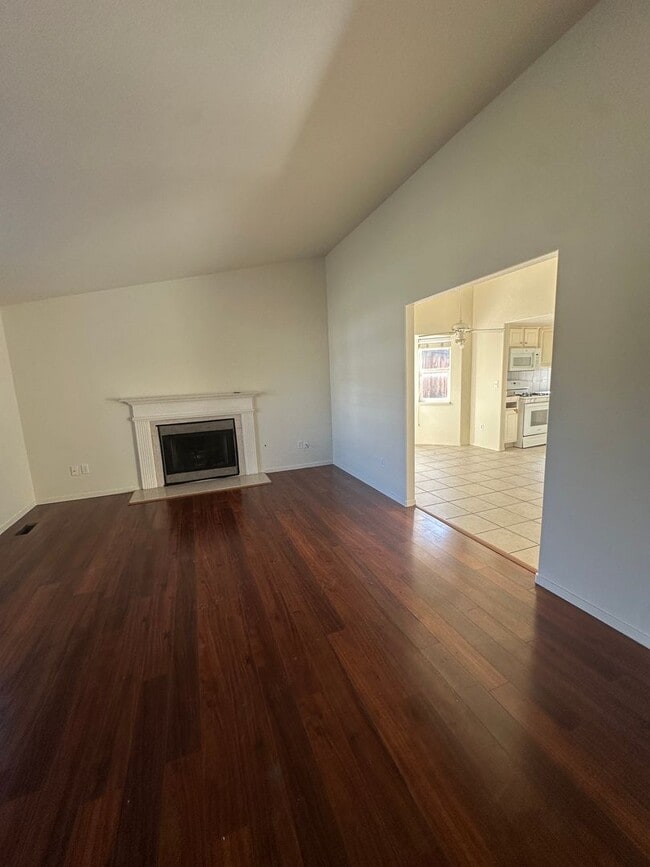 Building Photo - 3-Bedroom Home for Rent