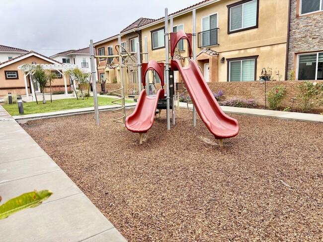 Building Photo - 16408 Valencia Ave