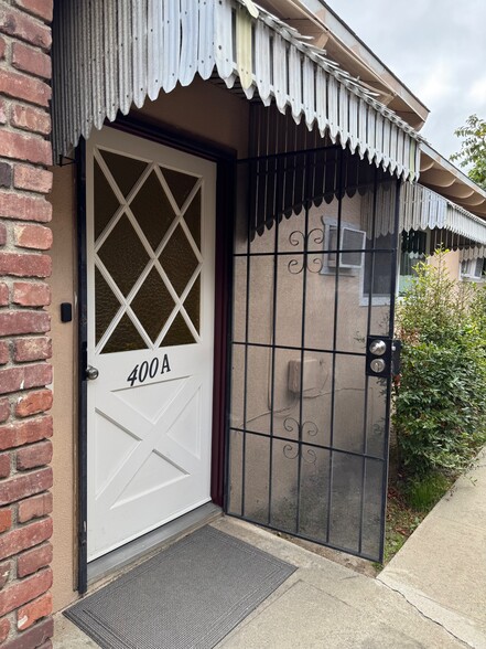 Building Photo - 400 W Glendon Way