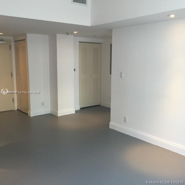 Building Photo - 111 E Flagler St