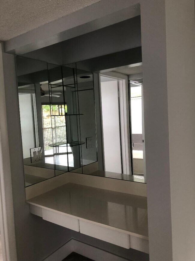 Building Photo - 9322 NW 9th Pl