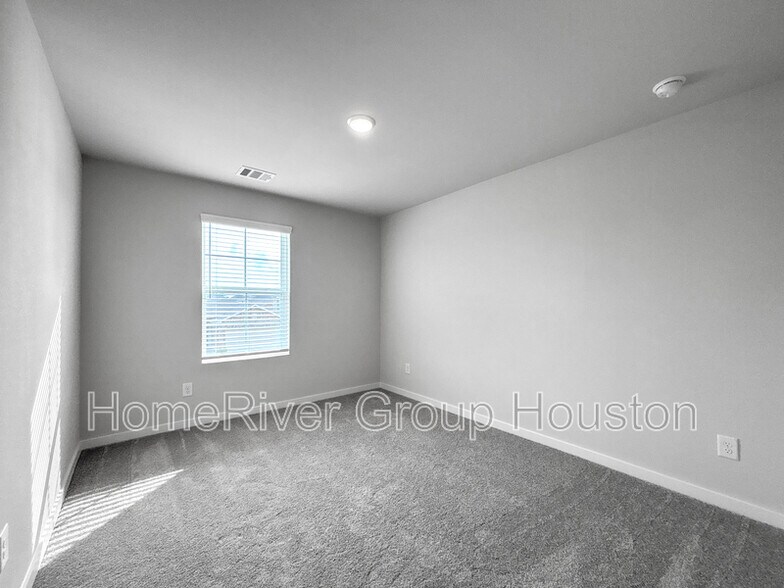 Building Photo - 21507 George Wayne Wy