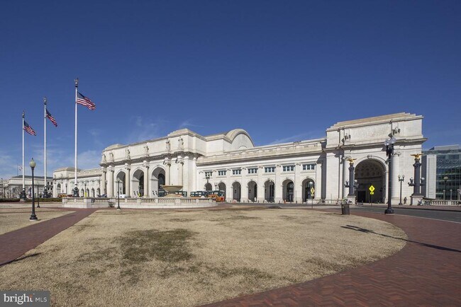 Building Photo - 301 H St NE