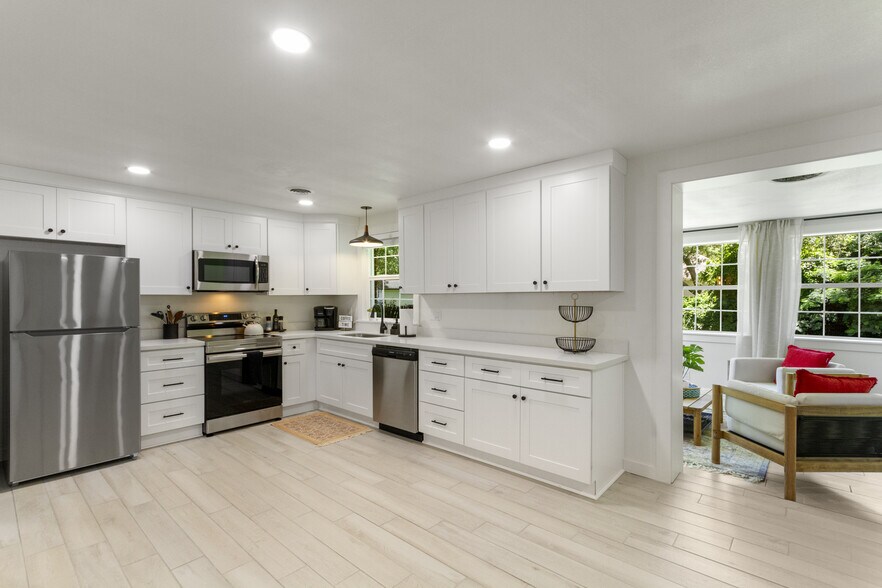 Building Photo - 4300 N 9th Ave