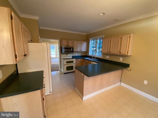 Building Photo - 47 Pikeview Dr