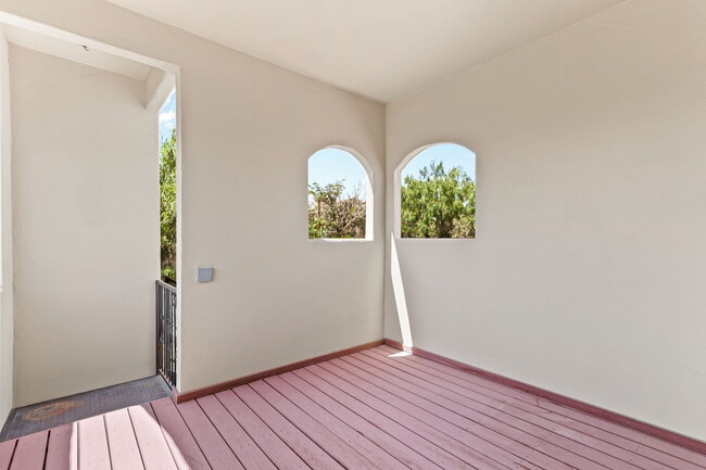 Building Photo - 6350 Escondido Dr