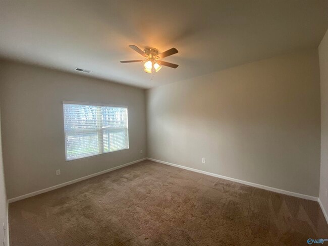 Building Photo - 102 Oak Path Ln
