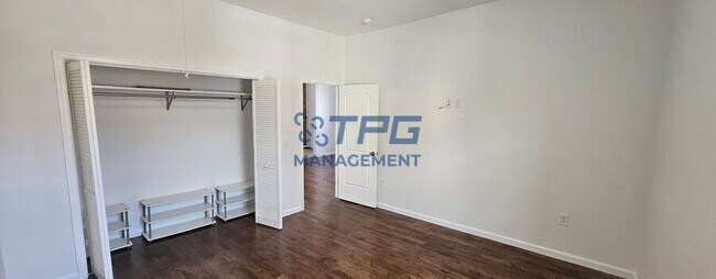 Building Photo - 575 55th St