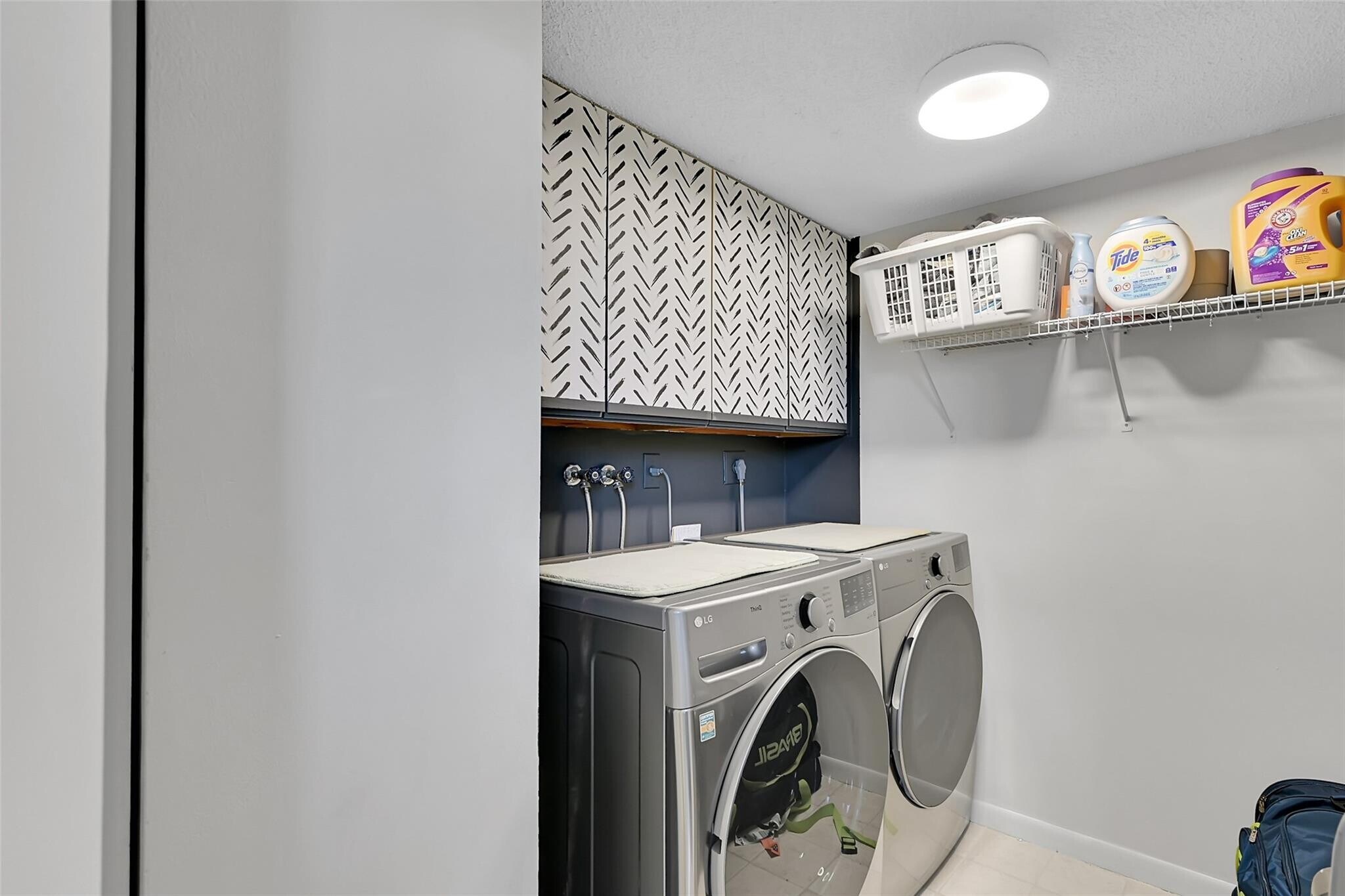 Building Photo - 2660 Carambola Cir N