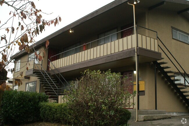 Building Photo - 1400 E Spruce St