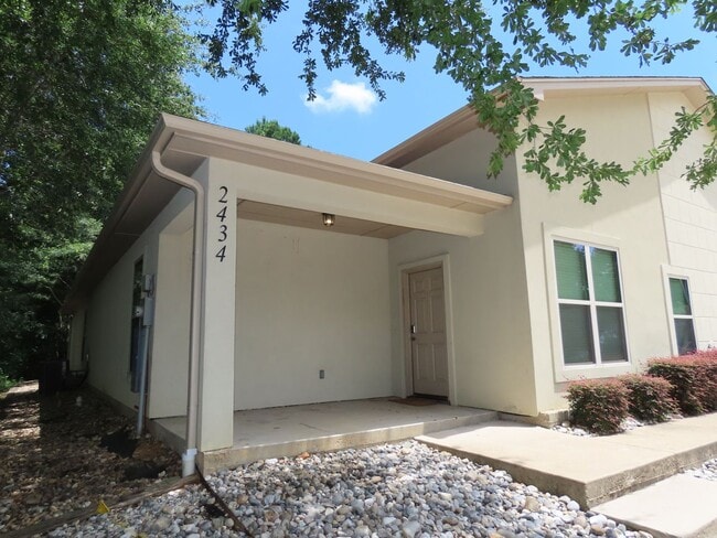 Building Photo - 2434 Haverhill Dr