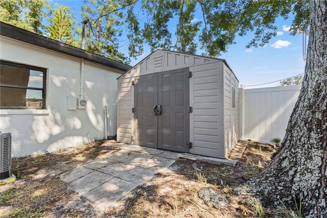 Building Photo - 8014 W Comanche Ave