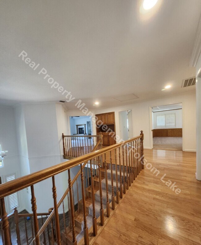 Building Photo - Beautiful 4bd 3ba home in Los Cerros Neigh...