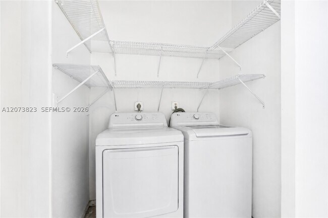 Building Photo - 12990 SW 88th Ln