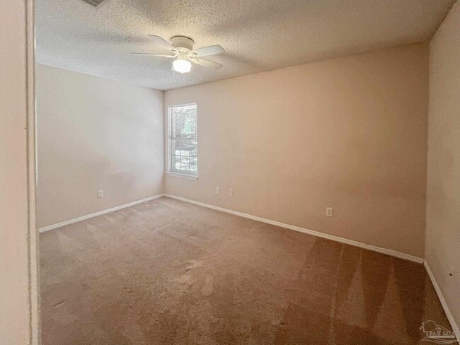 Building Photo - 902 Catskill Ln
