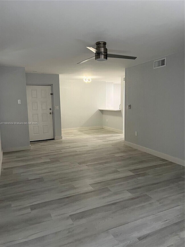 Building Photo - 2871 N Oakland Forest Dr