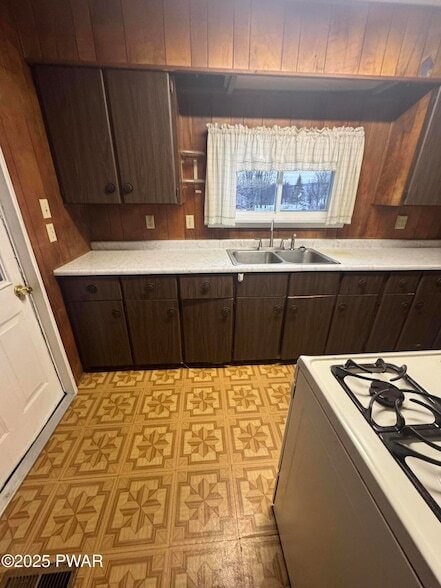 Building Photo - 2566 Easton Turnpike