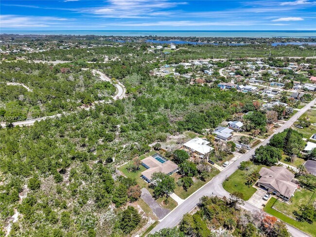 Building Photo - 9125 SE Karin St