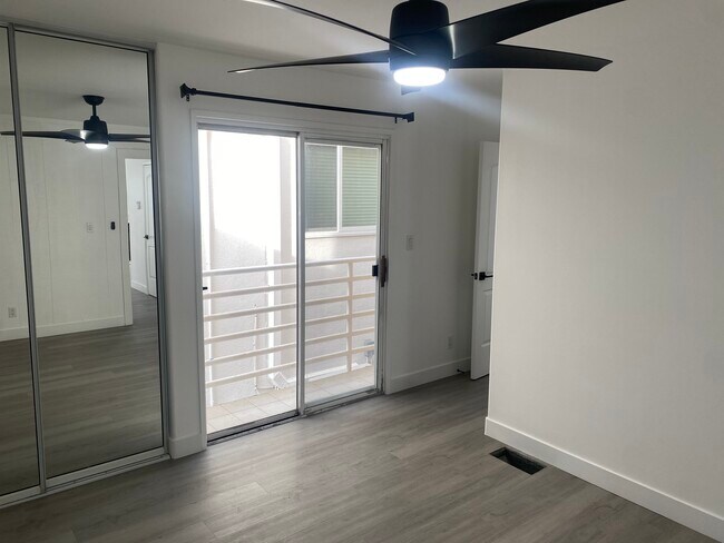 Building Photo - 213 Moonstone St