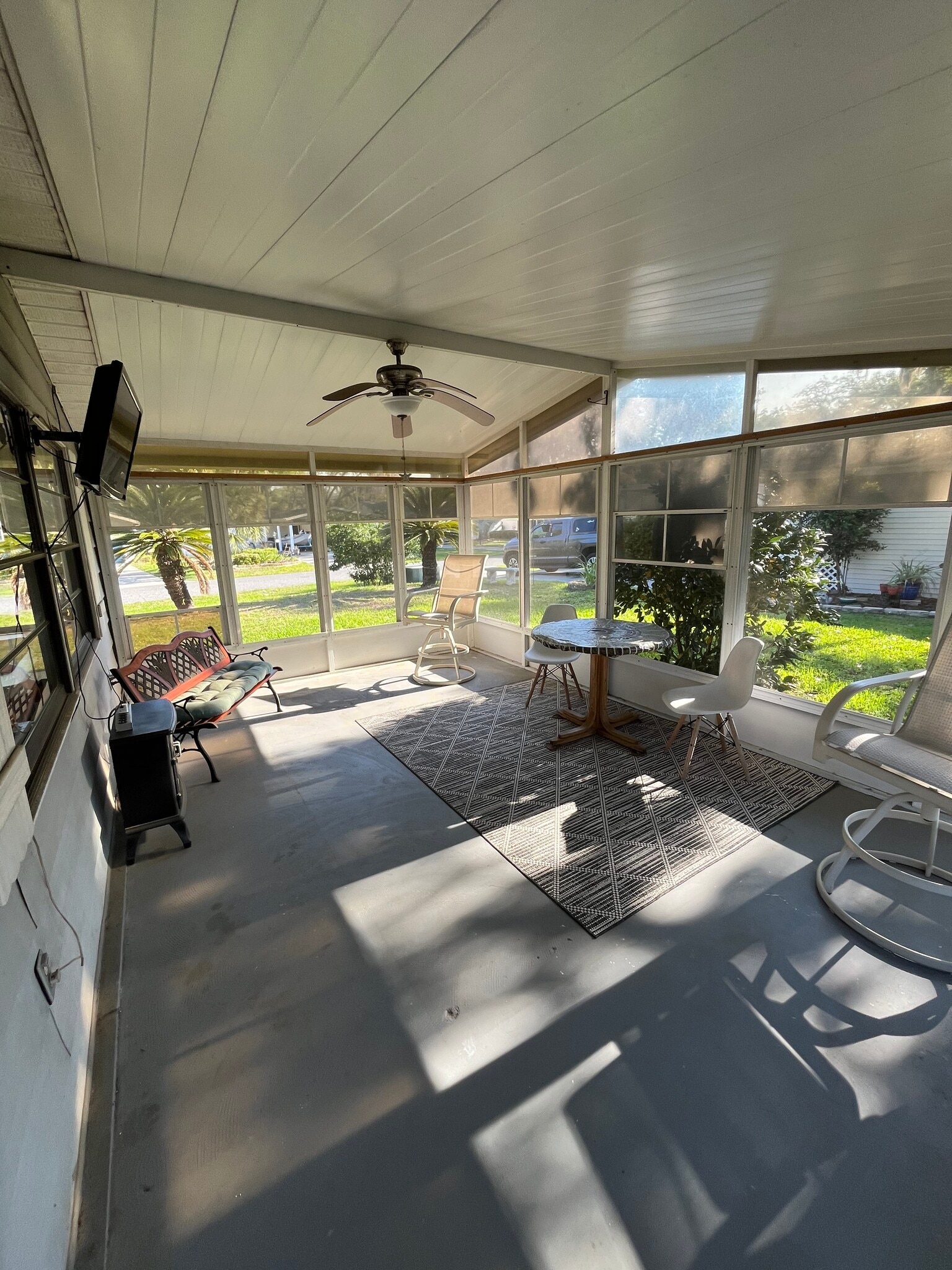 Building Photo - 4728 Belle Grv