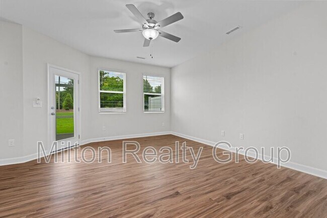 Building Photo - 71 Village Edge Dr