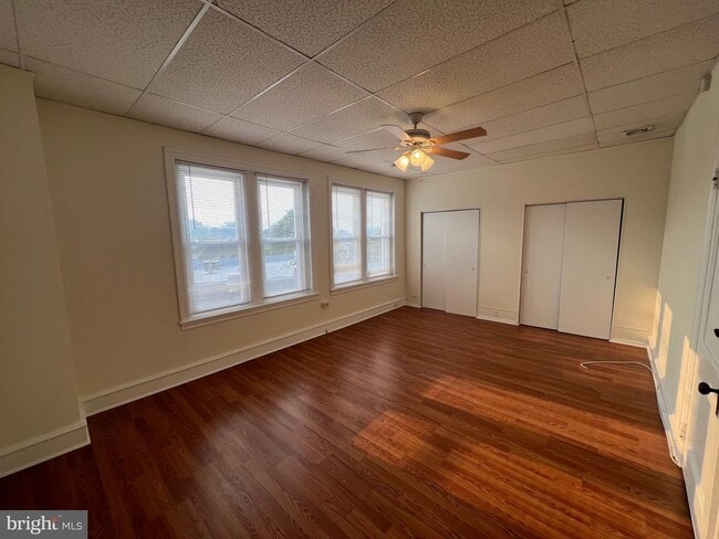 Building Photo - 7979 Oxford Ave