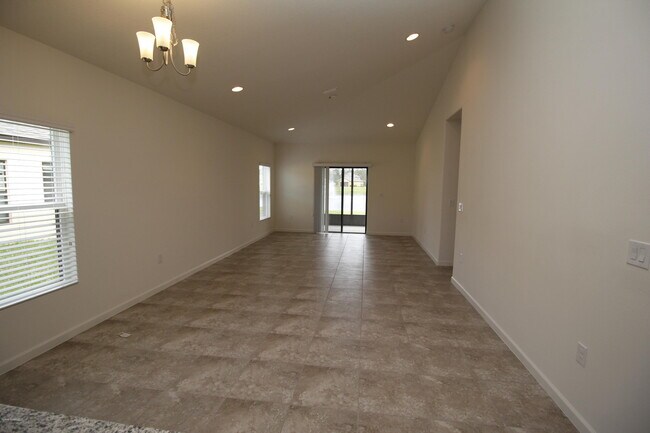 Building Photo - 561 Dillard Dr SE
