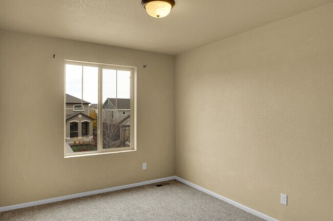 Building Photo - $2,400.00 - 4 Bed, 3.5 Bath Homelocated in the Banning Lewis Ranch neighborhood with Great Commun...