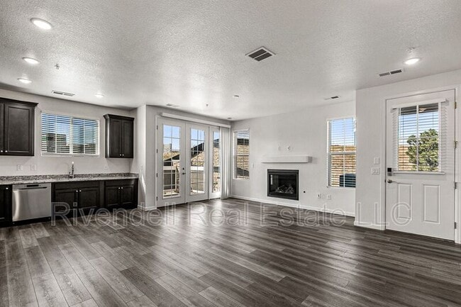 Building Photo - 23548 E Ida Dr