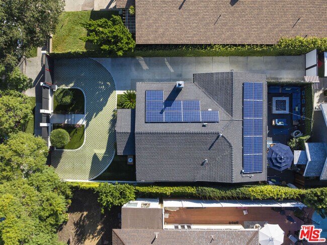 Building Photo - 725 N Harvard Blvd