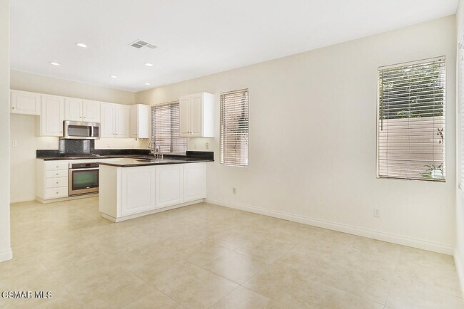 Building Photo - 5505 Salerno Dr