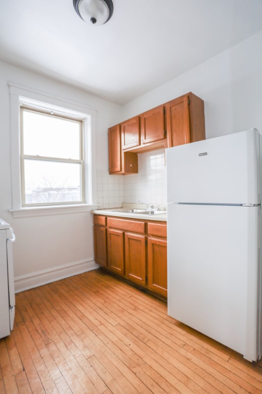 Building Photo - 4441 N Damen Ave