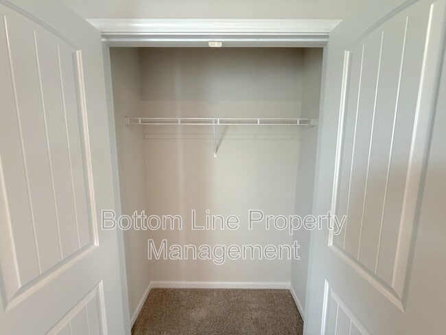Building Photo - 445 Belcaro Dr