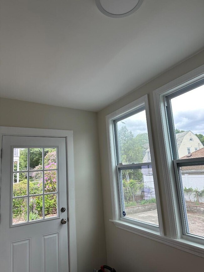 Building Photo - 78 Harriet St