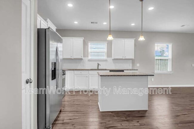 Building Photo - 158 Hayworth Rd