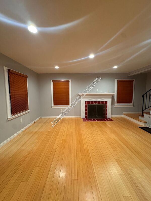 Building Photo - 7850 Crest Ave