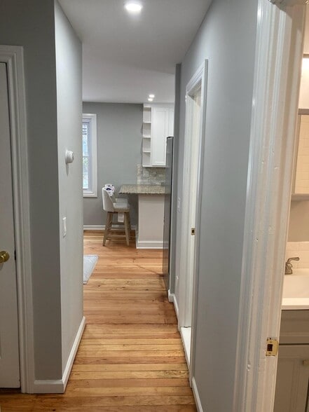 Building Photo - 23 Bayville Dr