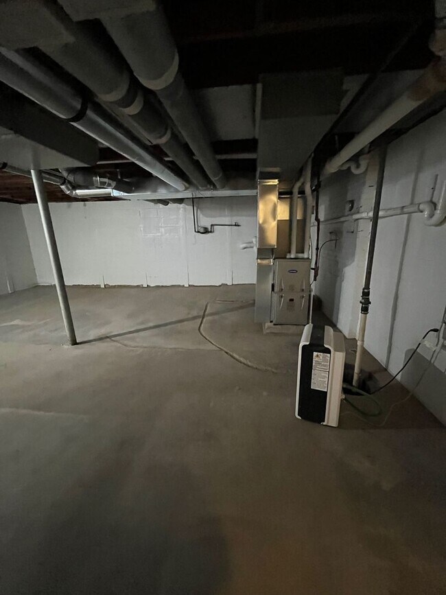 Building Photo - Newly Renovated Single-Family Home in Wash...