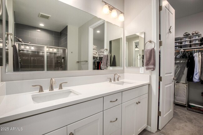 Building Photo - 18345 W Ipswitch Wy