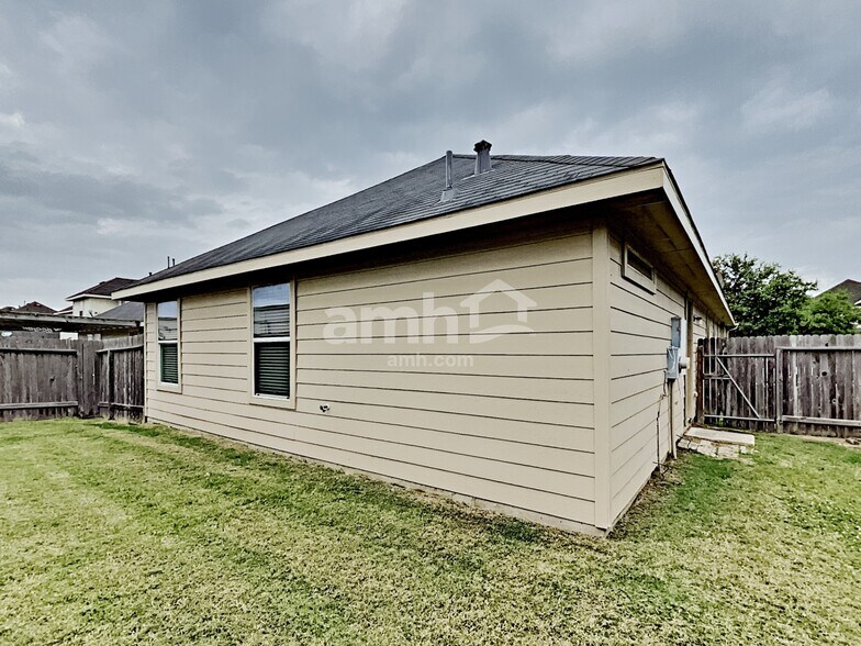 Building Photo - 21535 Micheala Way