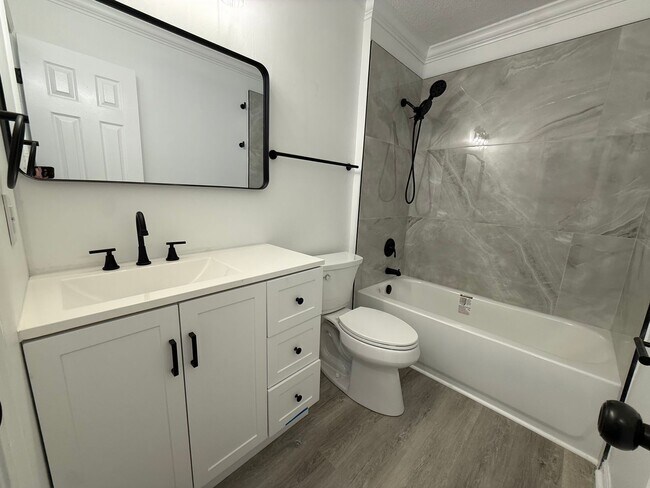 Building Photo - 3/3 Fully Renovated Town Home Available!