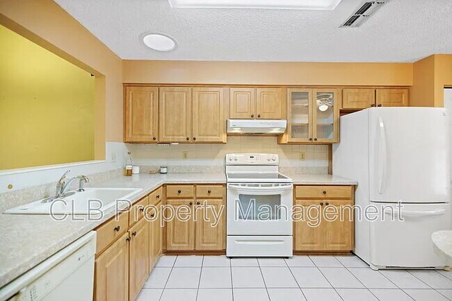 Building Photo - Lovely 2 bedroom/2 bathroom duplex in Port Orange