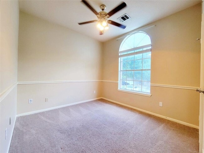 Building Photo - 1530 Arusha St