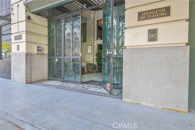 Building Photo - 108 W 2nd St