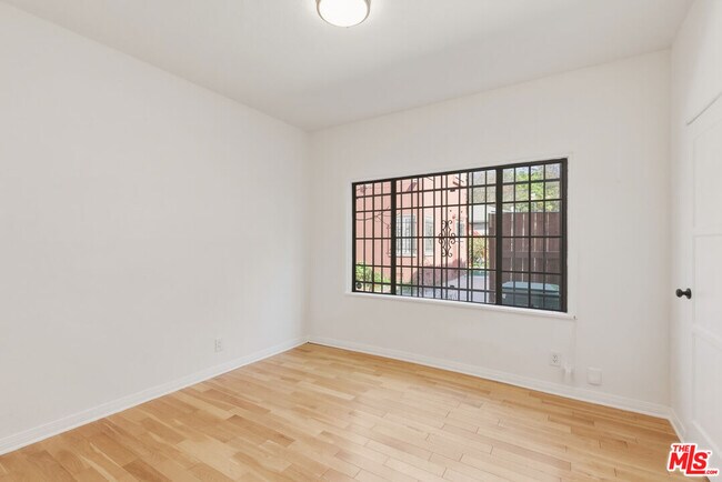 Building Photo - 1492 Silver Lake Blvd