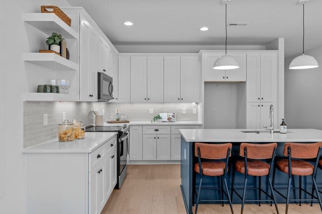 Building Photo - New Construction 4BD, 3.5BA End-Unit Ralei...