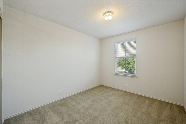 Building Photo - 3500 Savage Springs Dr