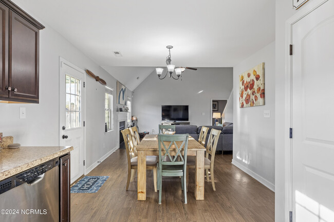 Building Photo - 405 Sea Buoy Ln